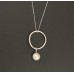 Anhänger Welle, Vierkantdraht mit beweglicher Perle, ca. 25 mm groß, mit Kettchen 45 cm, Silber