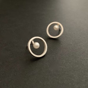 Ohrstecker Kreis mit Perle, ca. 13 mm, Silber