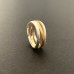 Ring geschwungener Vierkantdraht, 8 mm breit, Silber teilgoldplattiert
