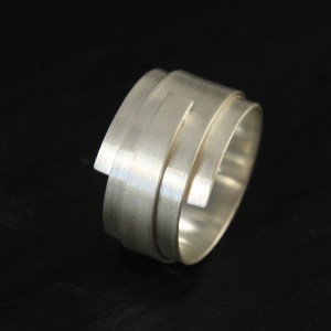 Ring gewickelt, ca. 15 mm breit, Silber