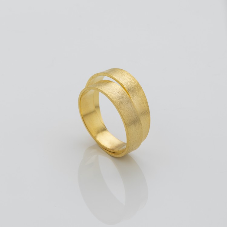 Ring geschlungen, ca. 11 mm breit, Silber goldplattiert