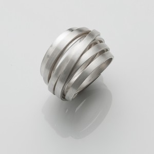 Ring, Draht abstrakt gewickelt, ca. 16 mm breit, Silber